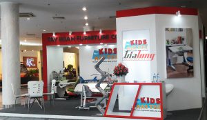 Kidmaster - Design and construction of booth vifa expo