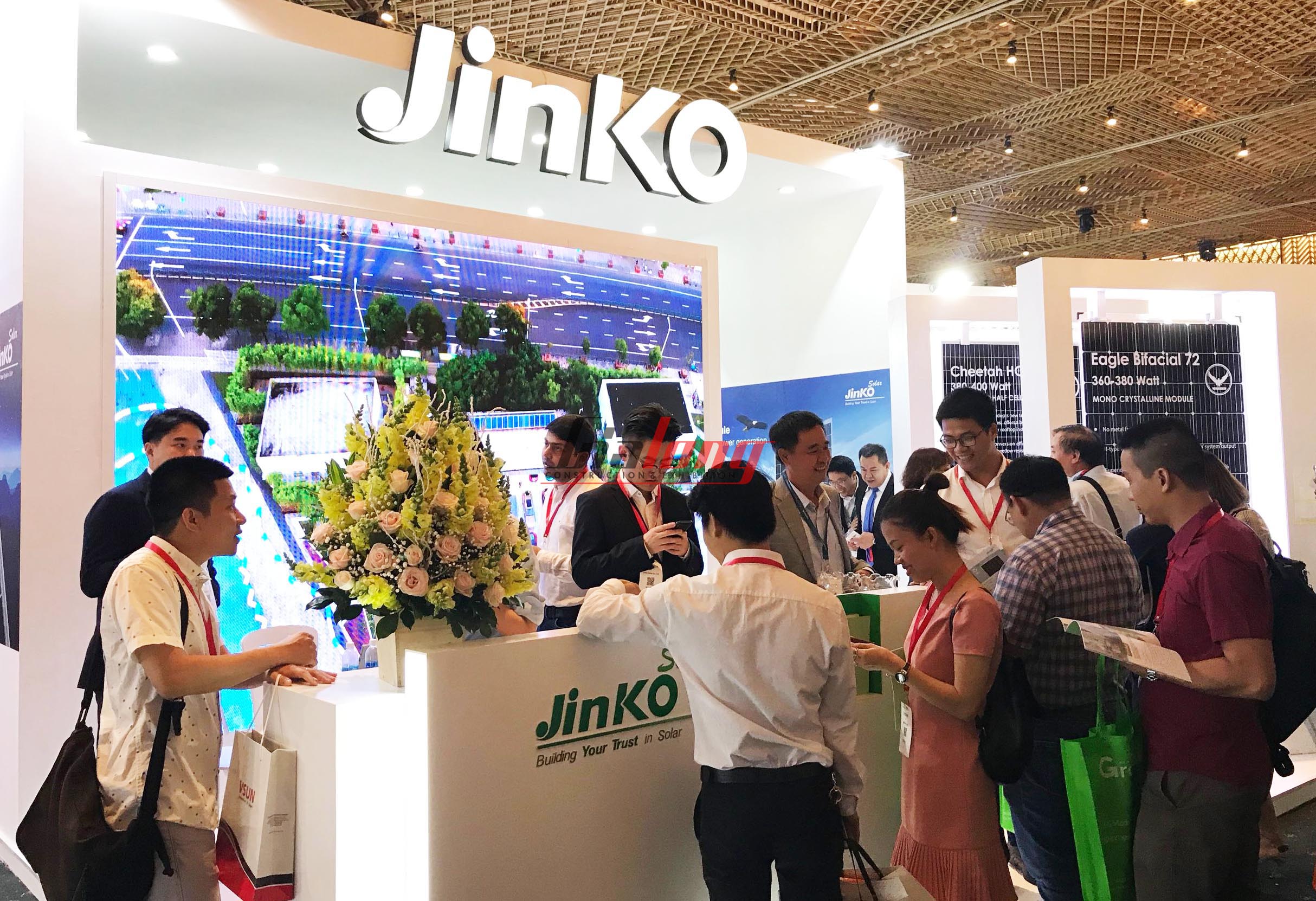 JINKO - Design and construction of pavilions at Solar Show