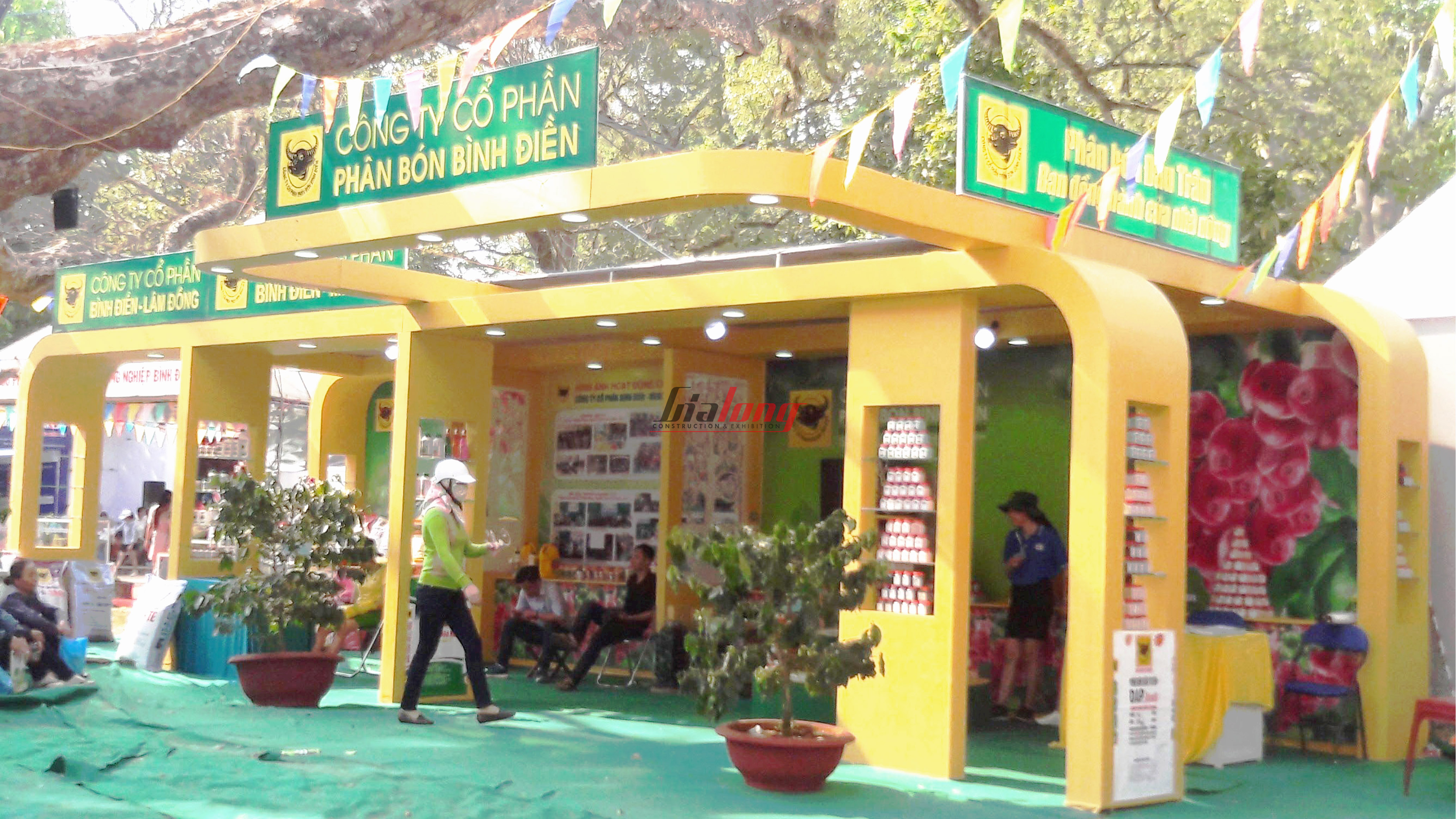 Phan Bon Binh Dien - Thi công hội chợ Cà phê Buôn Ma Thuột - Construction of Buon Ma Thuot Coffee fair booth