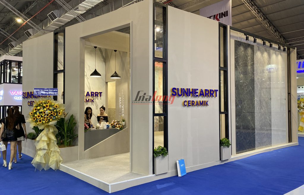 Sunheart - được Gia Long thi công hoàn thiện tại triển lãm - The Sunheart booth was completed by Gia Long at the exhibition.