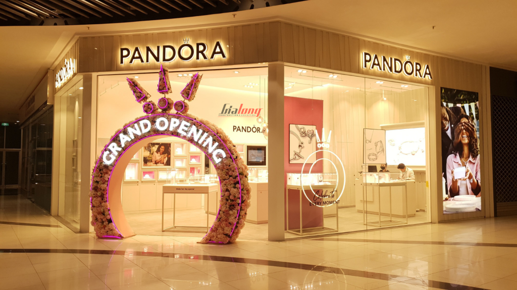 PANDORA - Showroom được thi công hoàn thiện bởi Gia Long