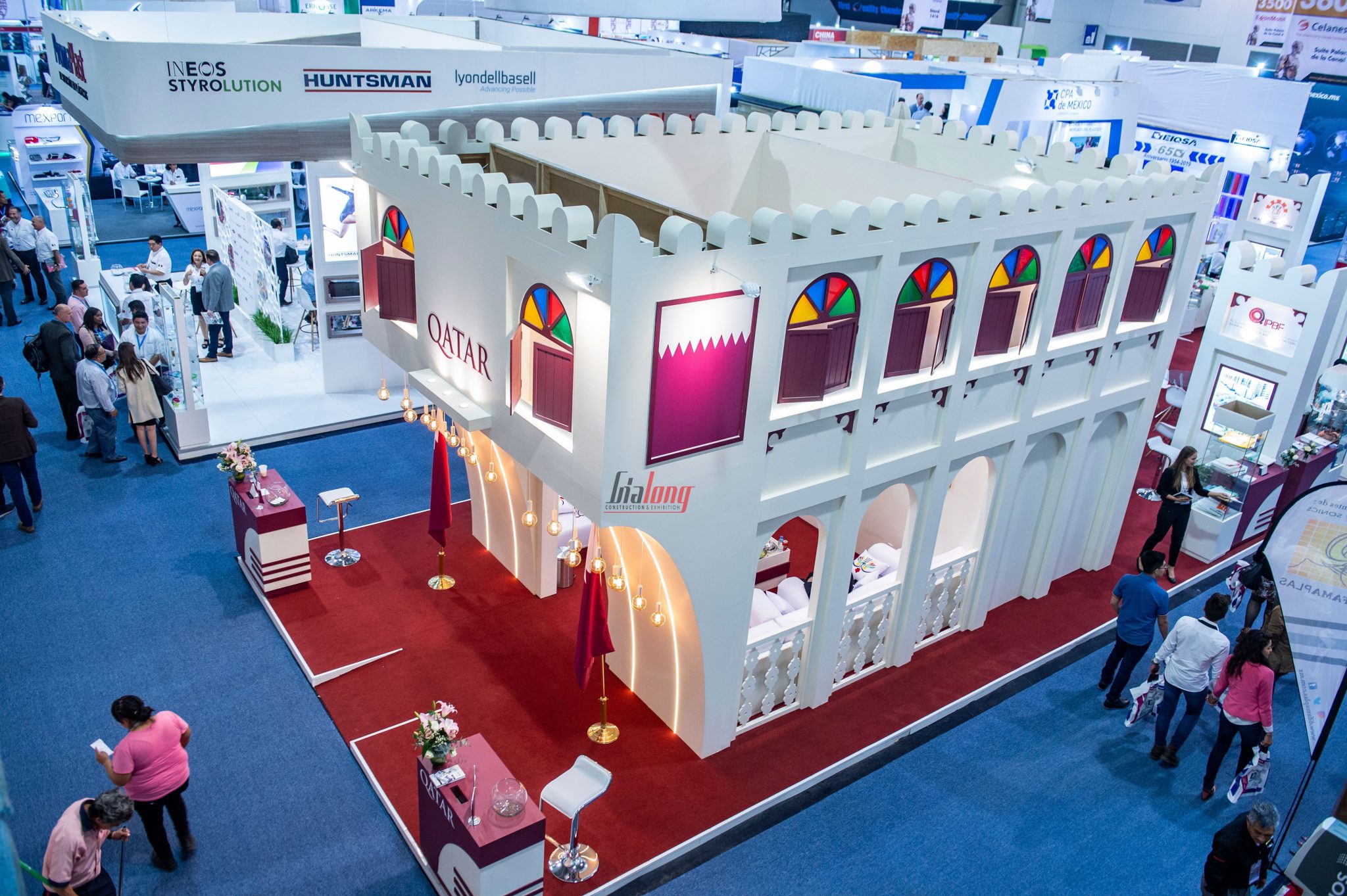 The design and construction of the booth by Gia Long