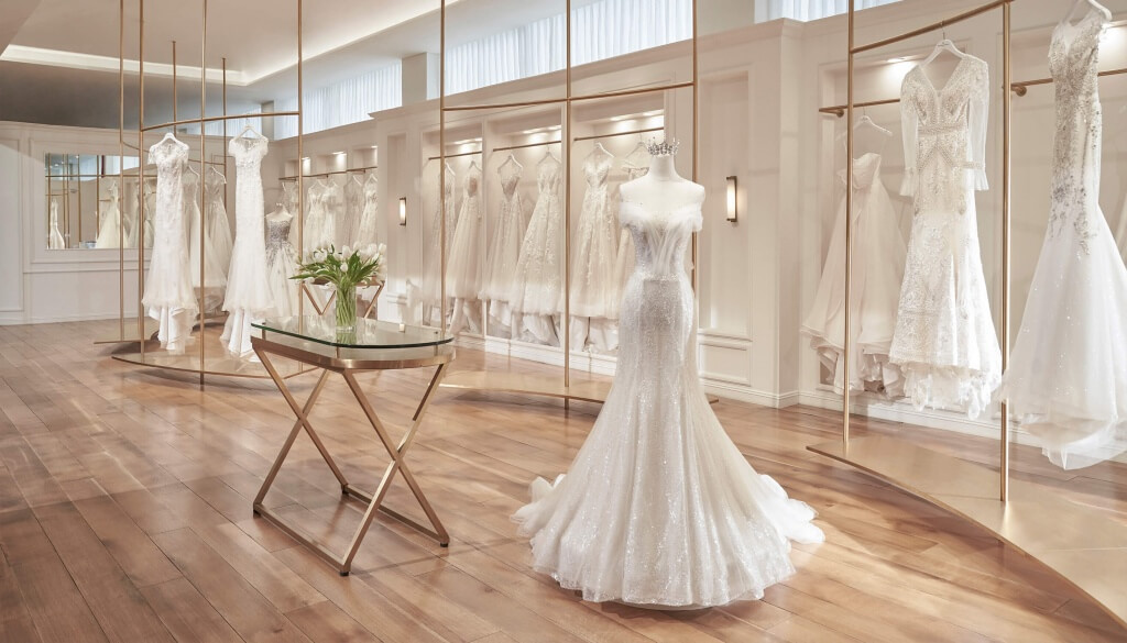 Ánh sáng làm điểm nhấn cho thiết kế nội thất showroom áo cưới