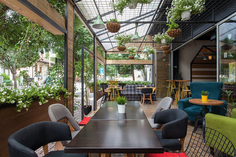 Thiết kế quán cà phê sân vườn đơn giản mà đẹp