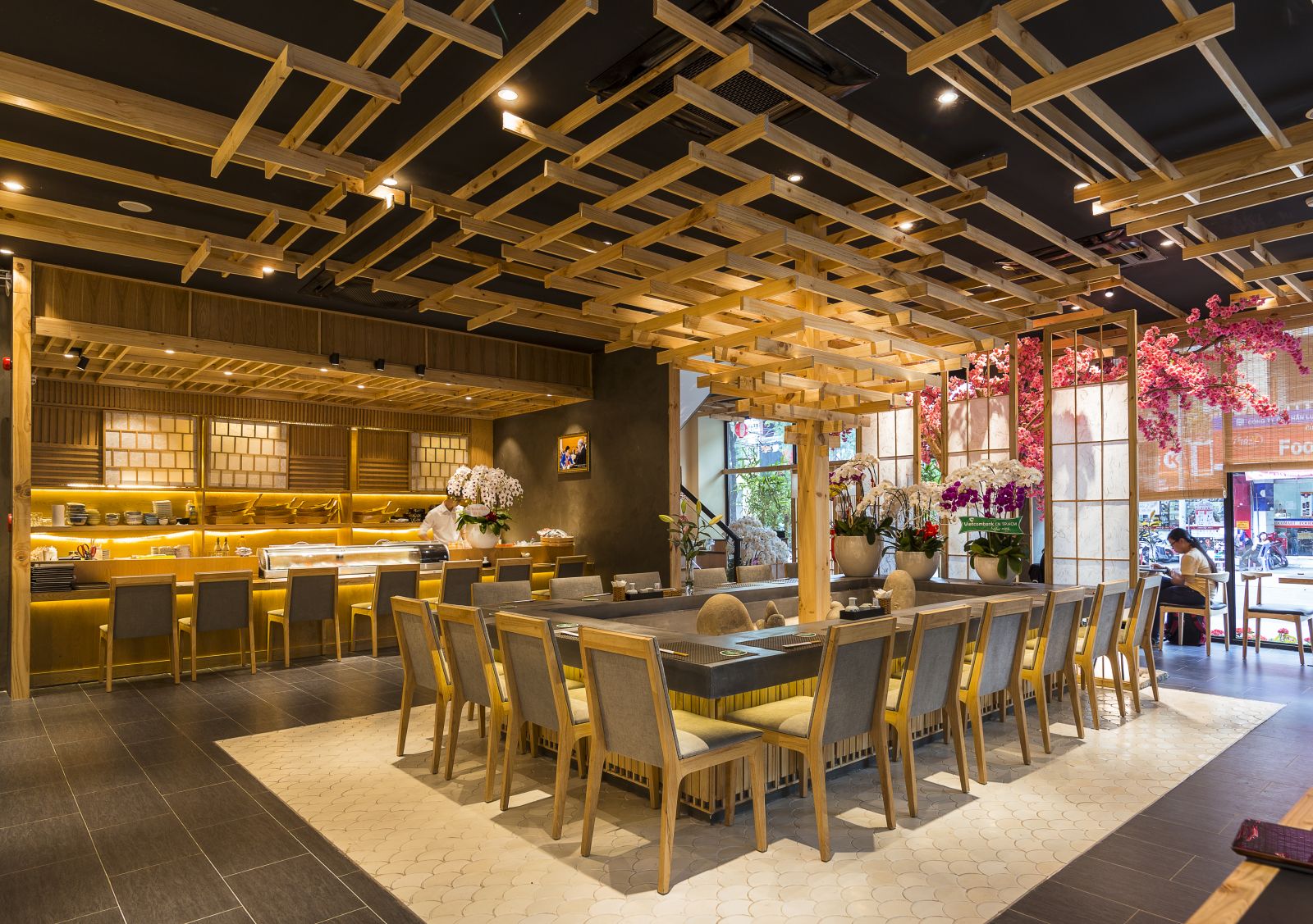Tối ưu diện tích không gian giúp tăng tính thẩm mỹ cho cả nhà hàng