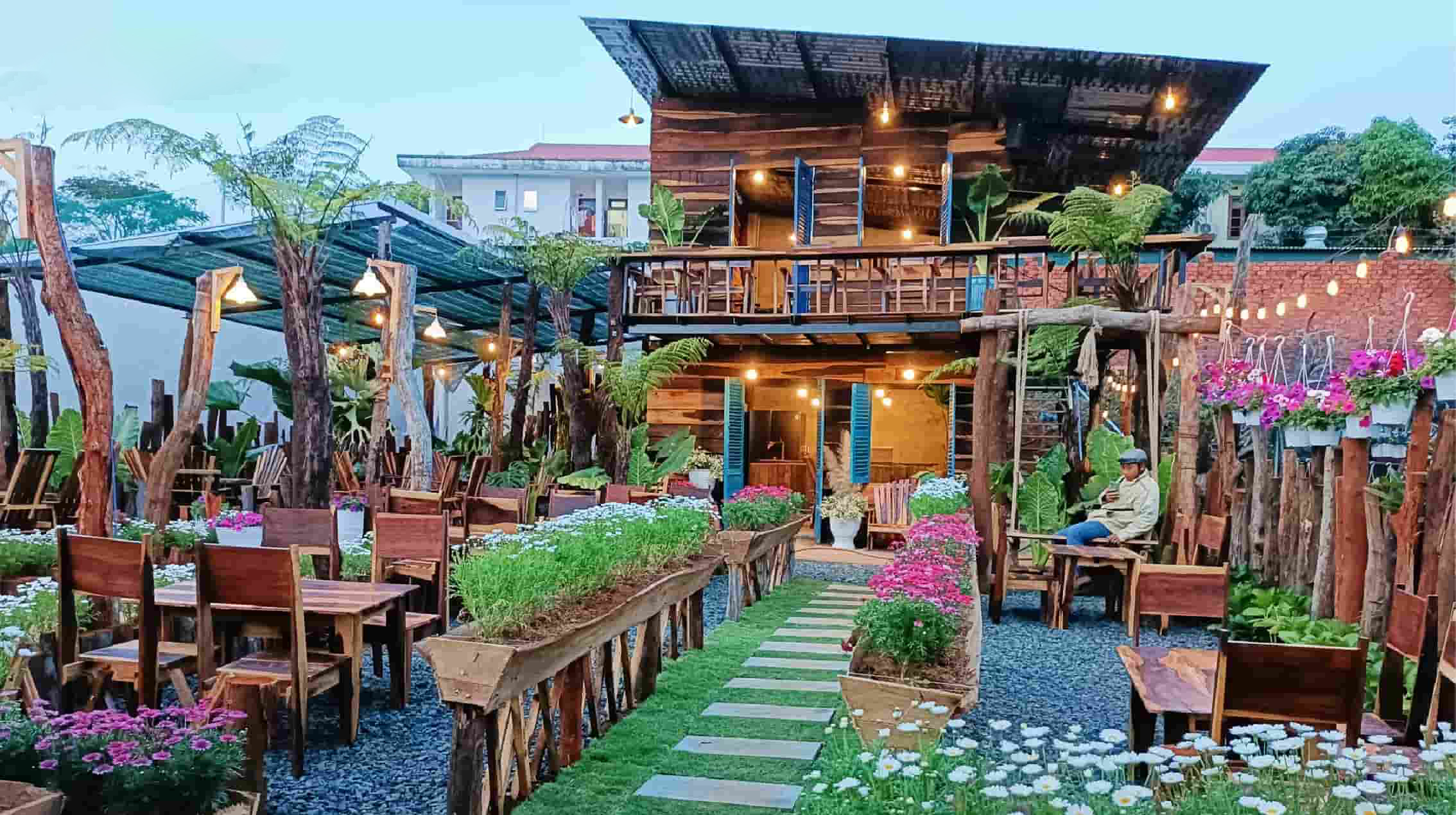 Ý tưởng thiết kế quán cà phê sân vườn đẹp - Tiết kiệm chi phí