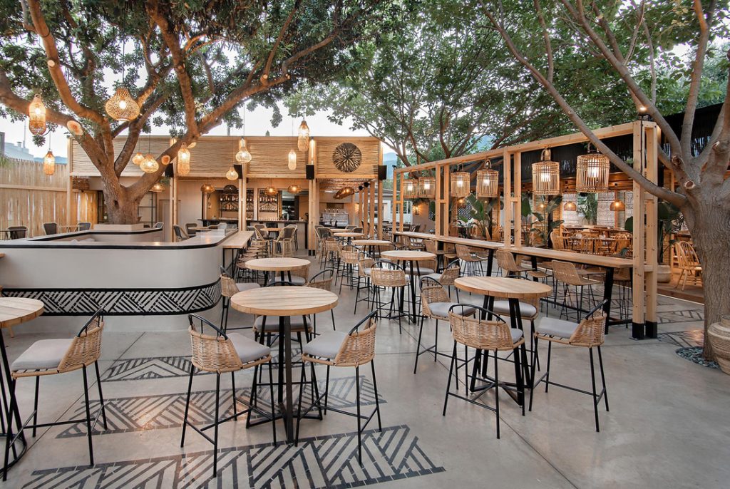 Thiết kế quán cà phê sân vườn trẻ trung - hiện đại