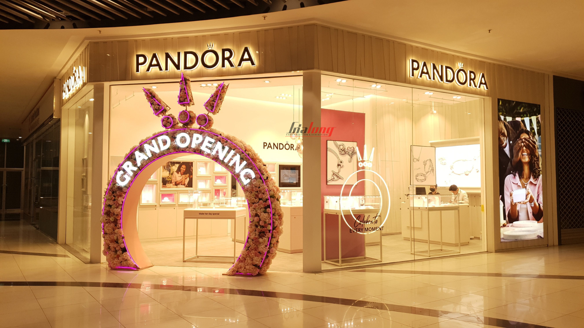 Pandora - Showroom đươc thi công hoàn thiện bởi Gia Long